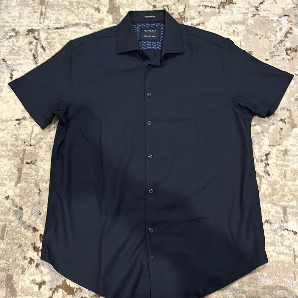 Short sleeve dress shirt